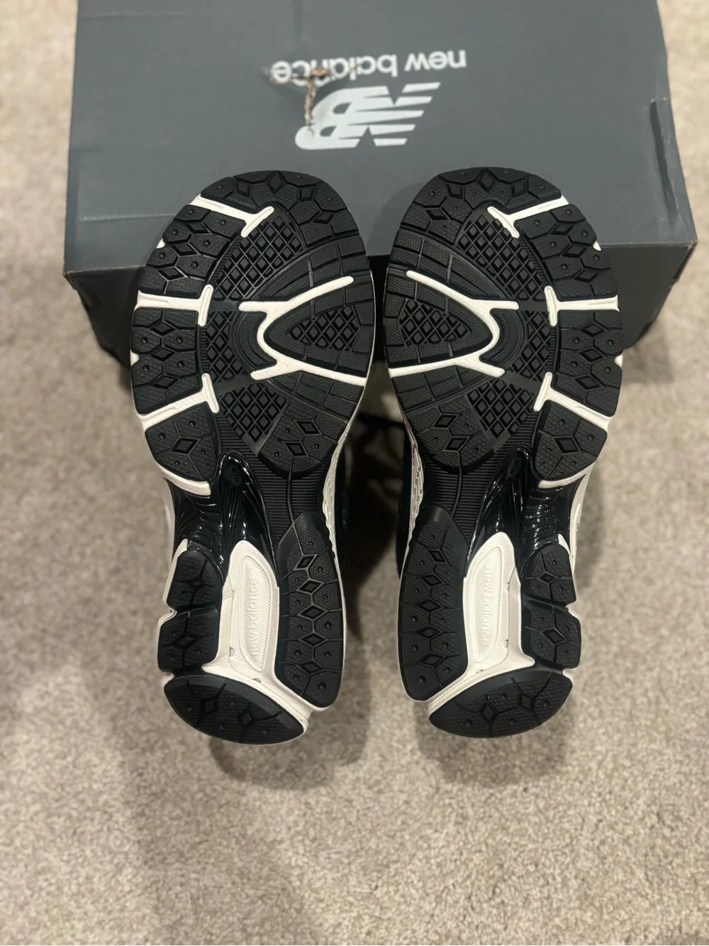 NIB New Balance Grade School 2002R Shoes